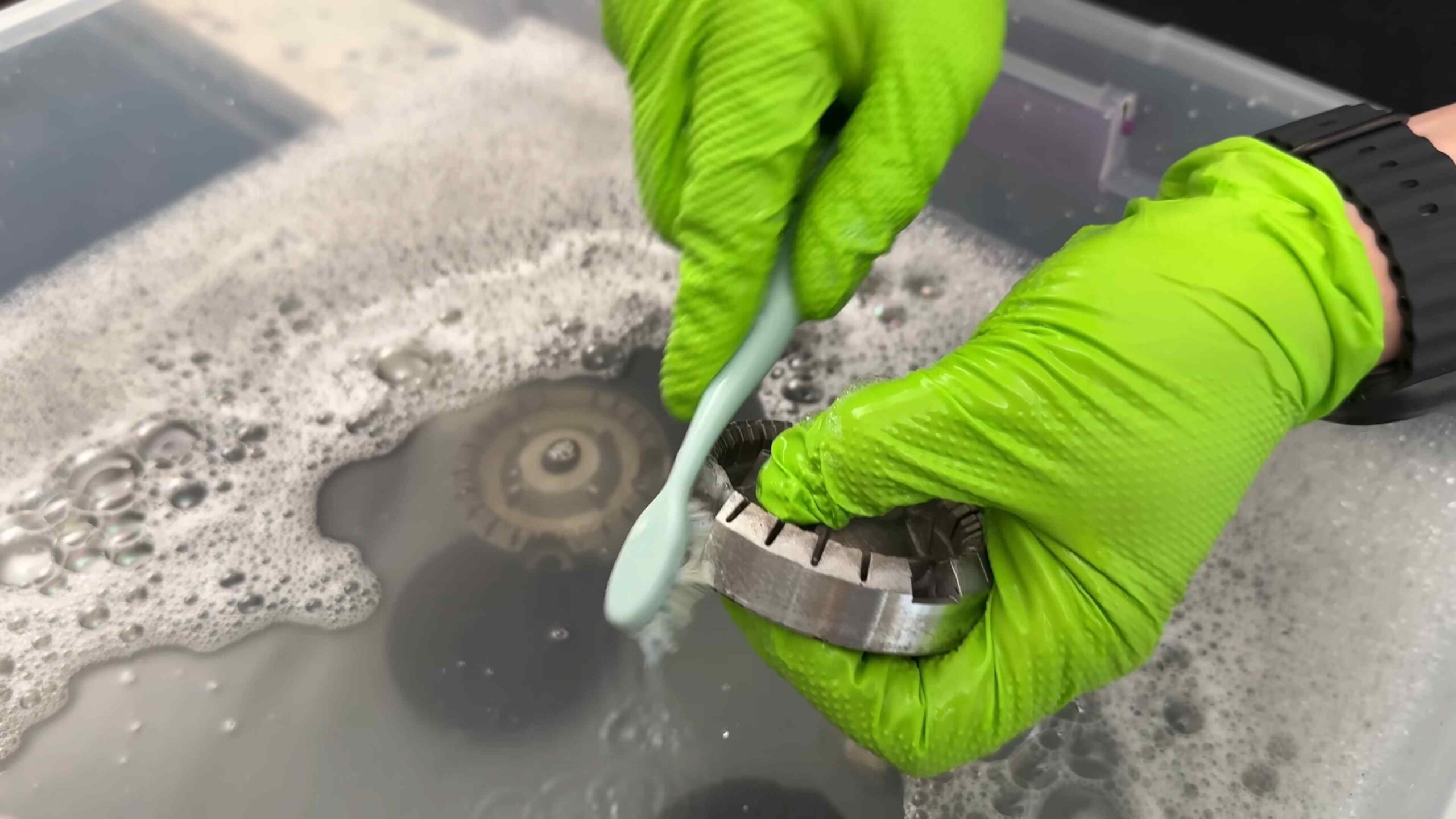 Küchenschränke reinigen fettlösen